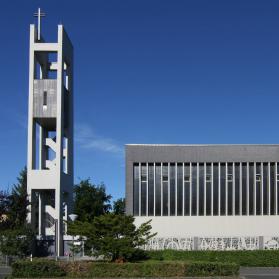 Bild Auferstehungskirche August 2013 klein